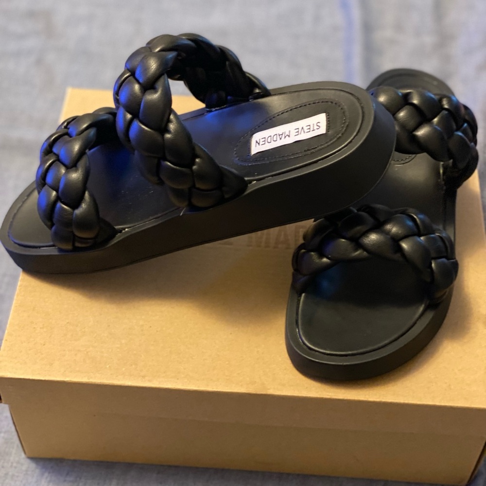 Steve Madden braided slides